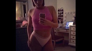 play Fick mit einer sexy Latina, die dich anruft, um sie in Stücke zu geben