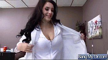 play Traitement sexuel avec une infirmière super sexy et sexy