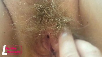 play Hij neukt de hardharige vrouw van zijn vriendin hardcore in poesje