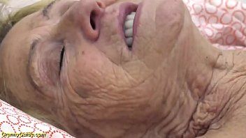 play Foda-se com uma avó de 90 anos que faz sexo e gosta de fazer filmes xxx
