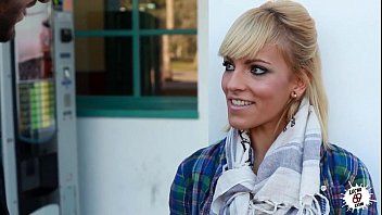 play Filmy Xnxx z andreea tonciu nasoasa ssie i jest zerżnięta analnie