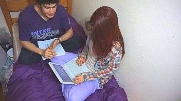 play Sexo bonito com uma estudante que faz sexo com sua amiga após meditações