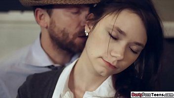 play Ii suge putin tate apoi i-o trage cum adora ei cel mai mult
