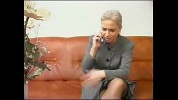 play Porn movie with a Romanian woman caught by her husband when she does sex (Romanian language porn movies)