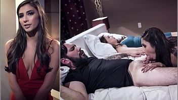 play La aldeana tiene el coño muy bien depilado y quiere que la besen para luego hacerlo