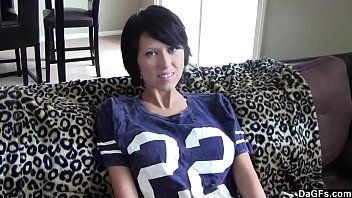 play Asiatica care are sanii foarte mari si adora sa steie cracanata la penisul