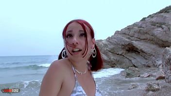Fille noire qui est très excitée quand elle se fait enculer par son copain