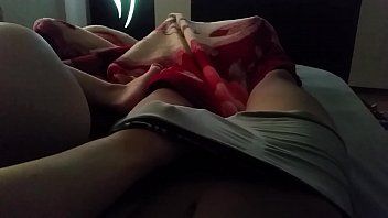 Une femme roumaine a des relations sexuelles avec sa fille roumaine xxx