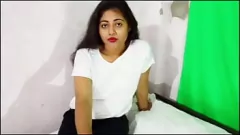 play La sexy hermanastra Aditi Arya en jeans ajustados y sujetador es follada por su hermanastro Akash Arya