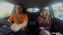 play L'istruttore MILF tatuato diventa cattivo con Student in Pov Car Fuck