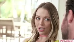 Monique's Cheating Blowjob: Petite Blonde Lily Larimar neukt Seth Gamble